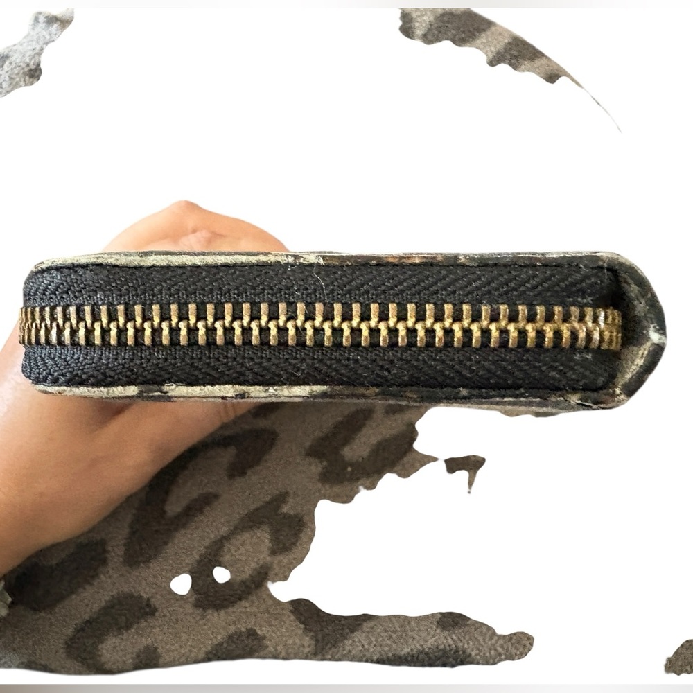Marc Jacobs Checkered long zippered Wallet - Picture 5 of 12